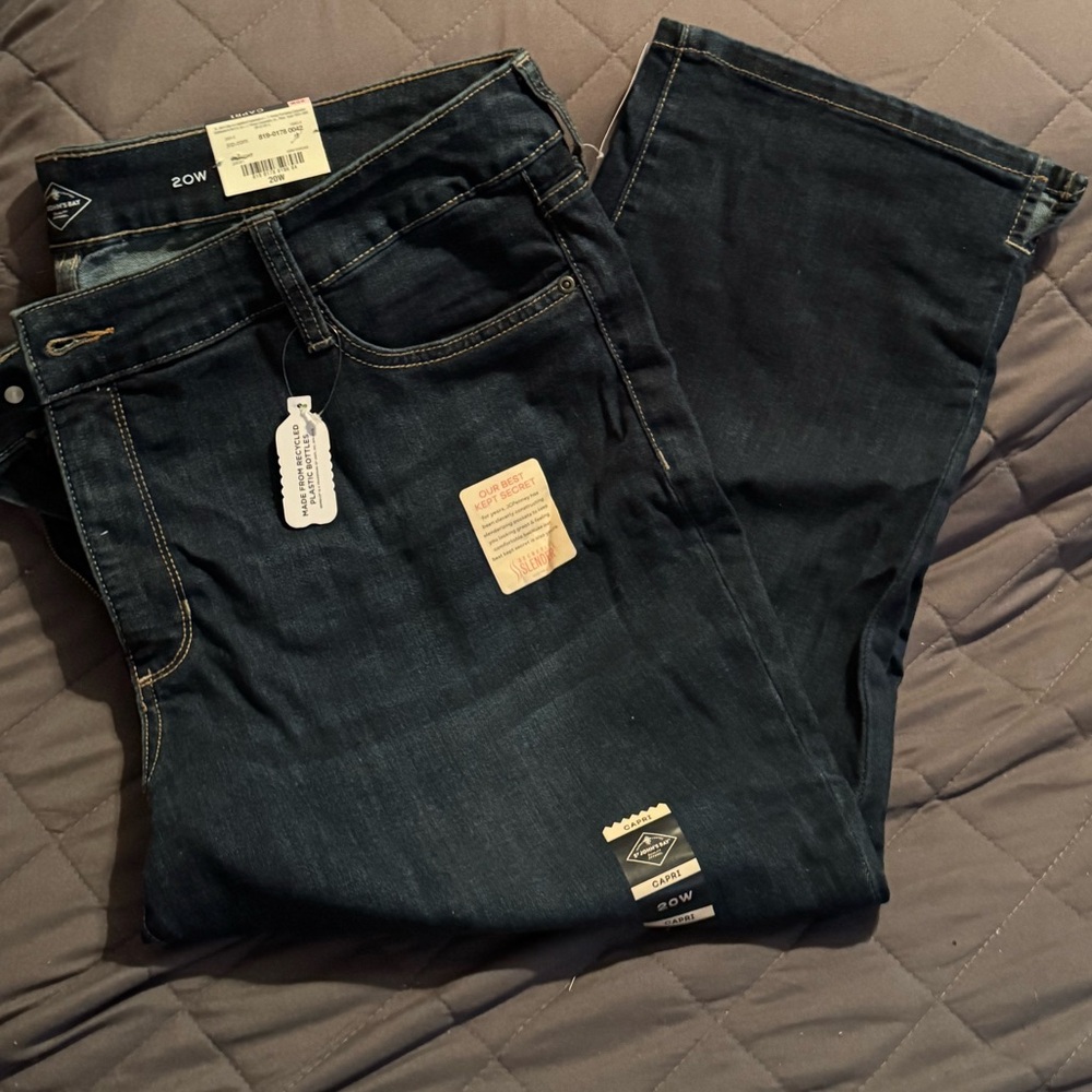 Ladies New Capris